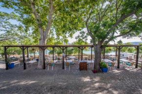 Al Lago, Zahara